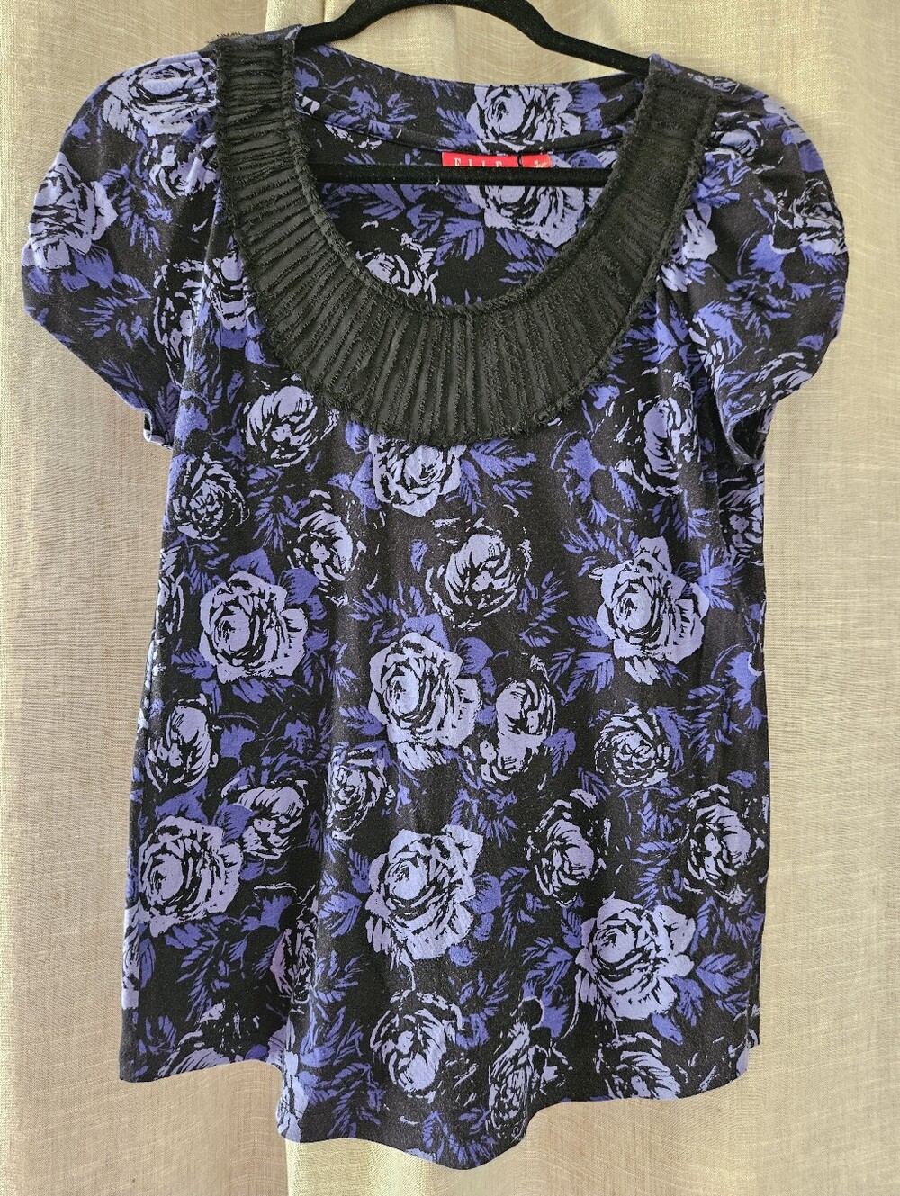 Elle Purple/Lavendar/Black Roses Goth Tee Small